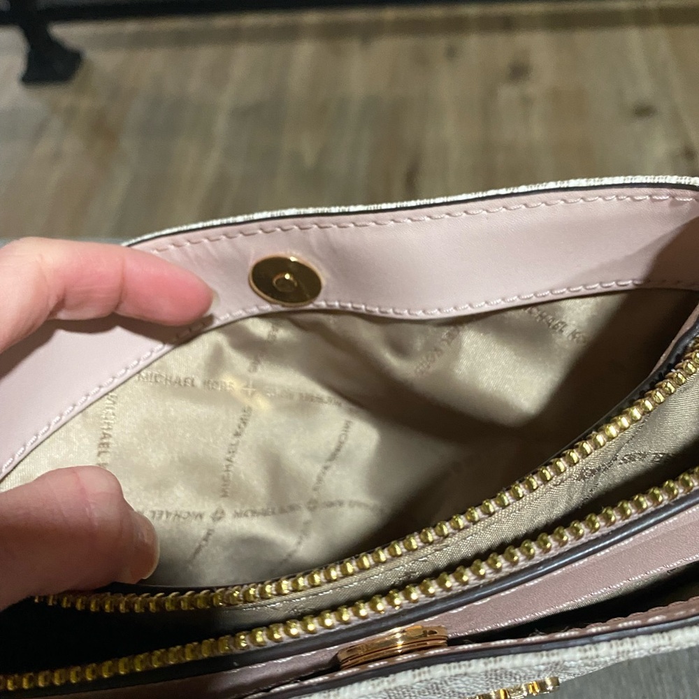 Michael Kors Pink and White Crossbody Bag with Gold Hardware - Picture 7 of 8